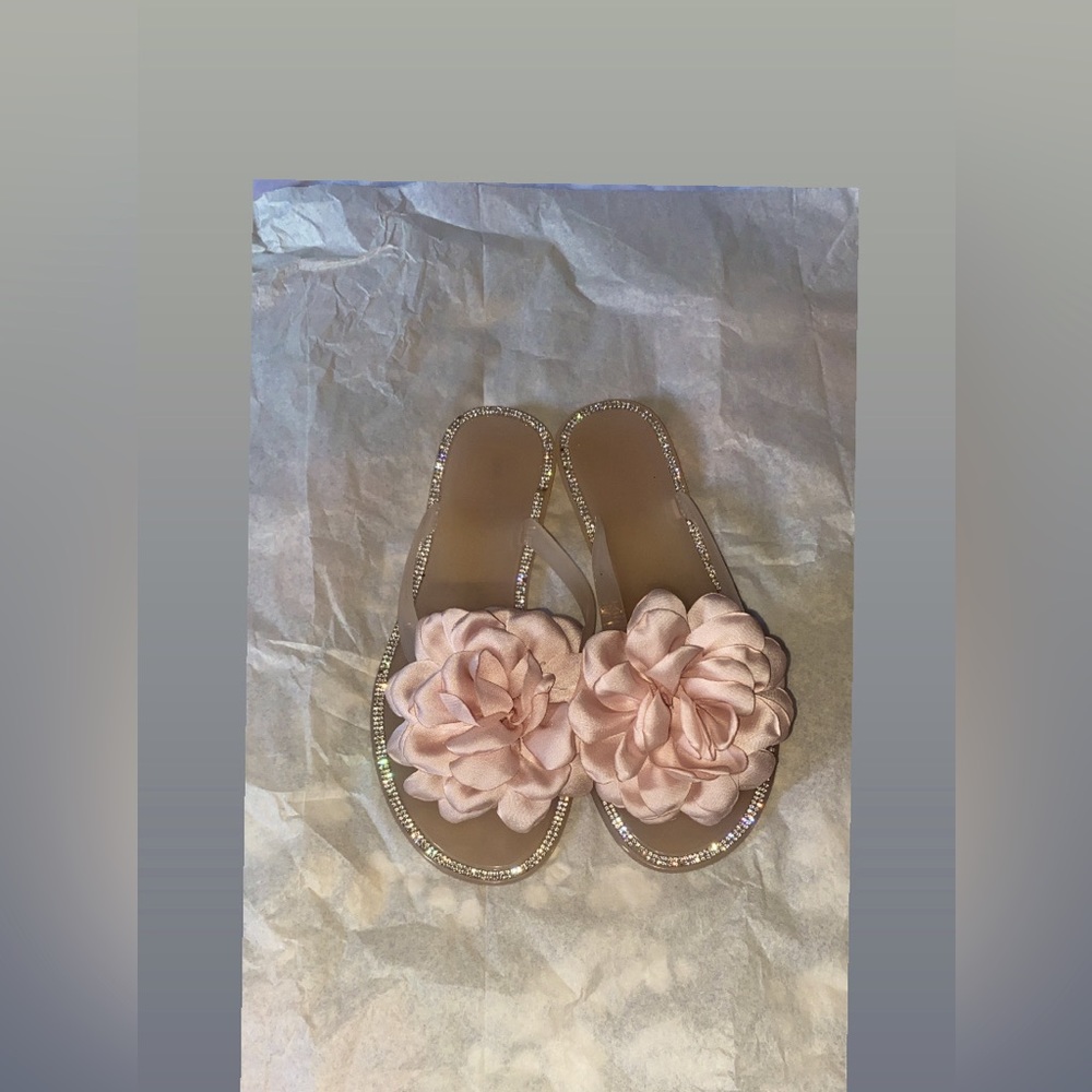 Baby pink clear rhinestone size 6 sandals 💕